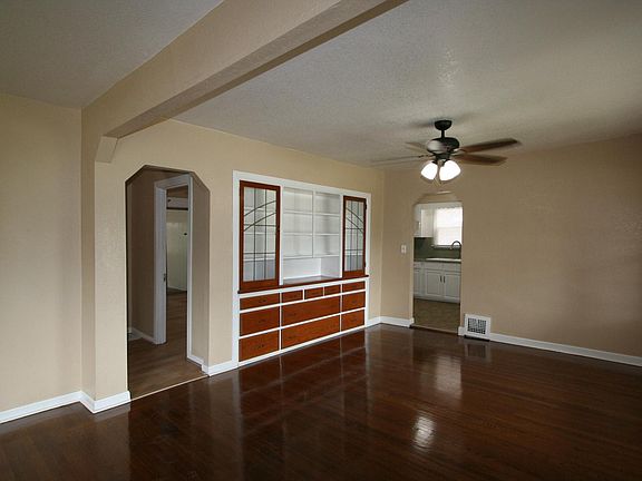 4th image of 4216 Lotus Ave