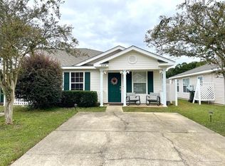 2519 Trailwood Dr, Cantonment, FL 32533
