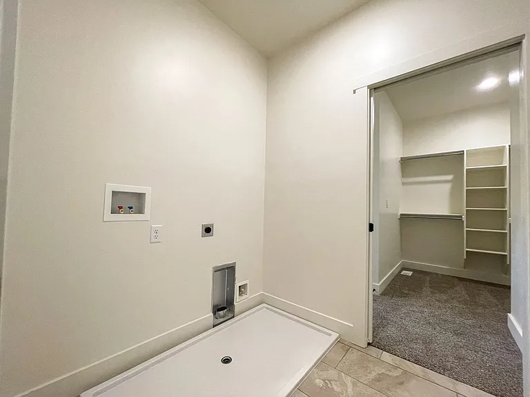 Bluffview Townhomes — Photo 17