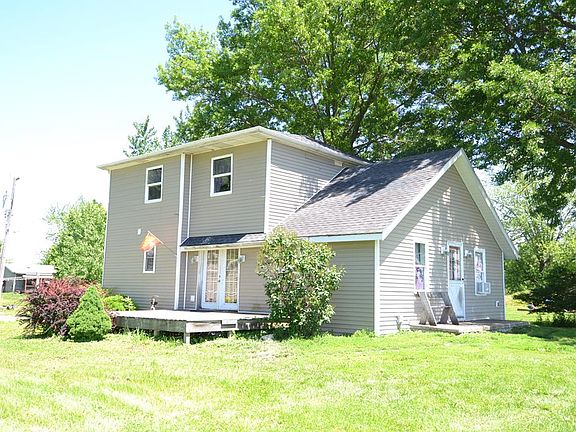 3rd image of 111 Beeker St