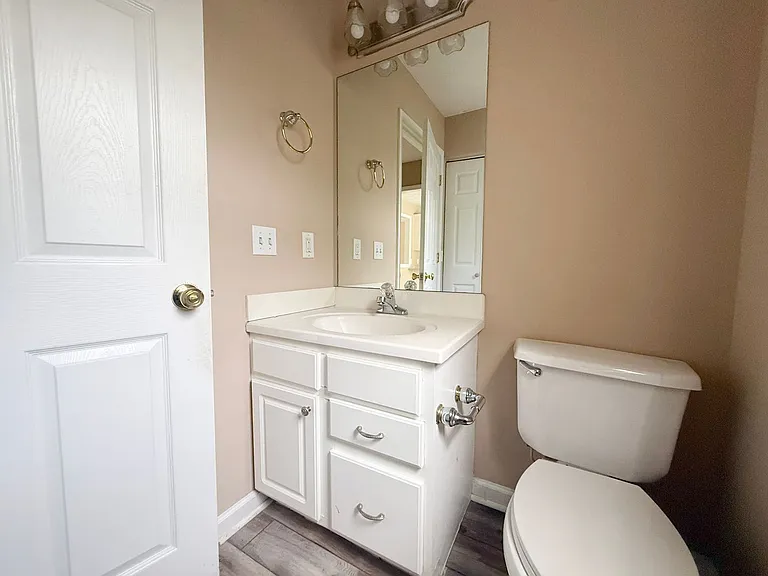 1301 Fisk Rd — Photo 20