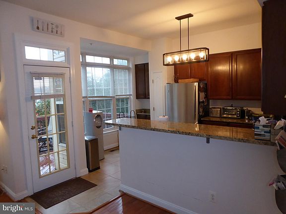 5th image of 214 Halpine Walk Ct