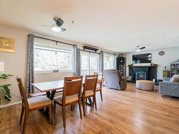 3rd image of 2533 Labieux Rd