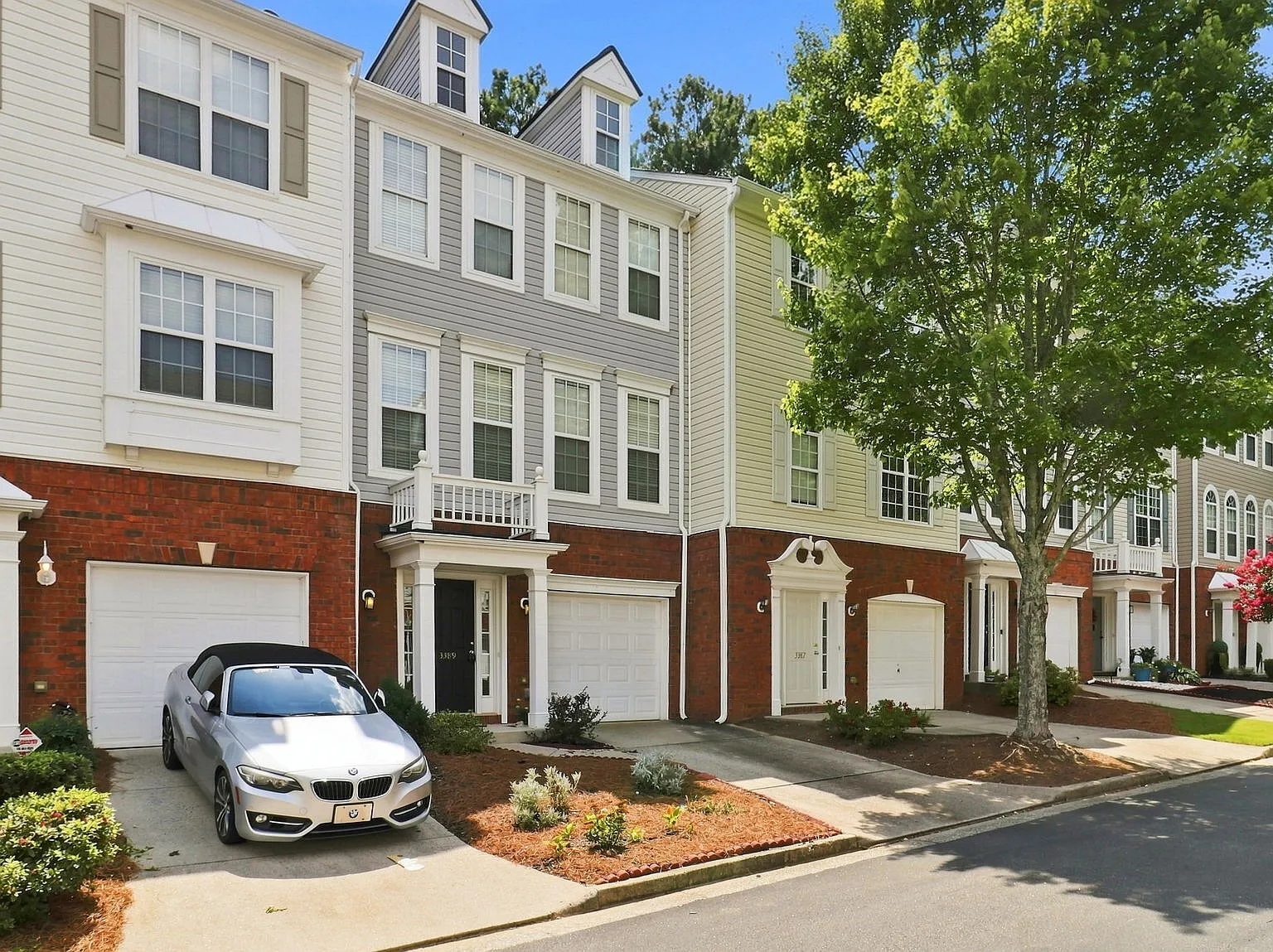4 bed, 4.0 bath, 1867 sqft, $2,875 — Photo 2