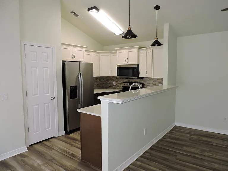 508 E Gonzalez St — Photo 6