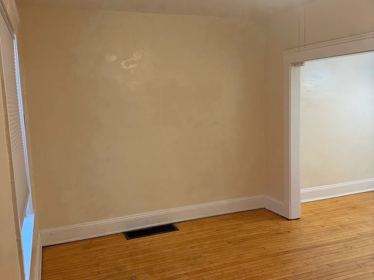 2 bed, 1000 sqft, $1,400 — Photo 3
