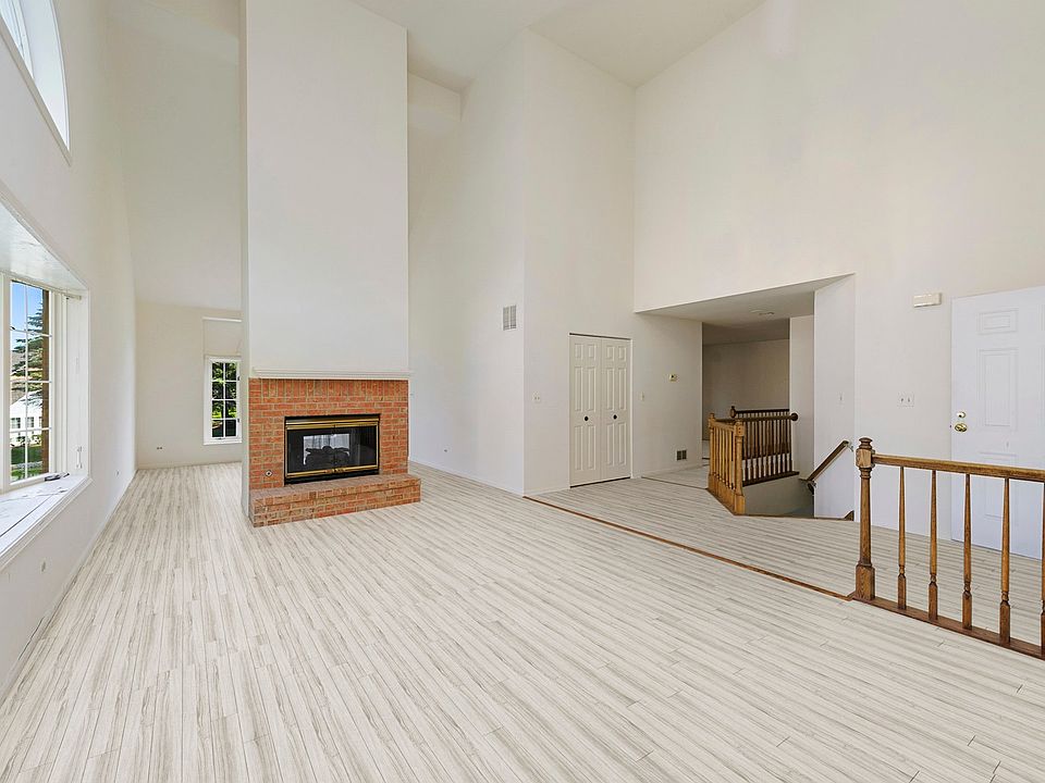 5631 Chesapeake Dr, Mchenry, IL 60050 | Zillow