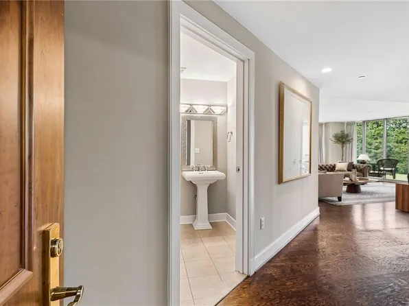700 Park Regency Pl NE APT 707, Atlanta, GA 30326