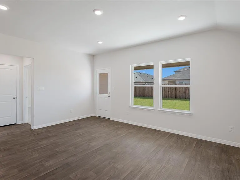 14021 Feinstein St — Photo 12