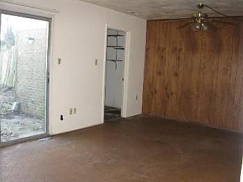 4th image of 812 S Grosvenor Ct