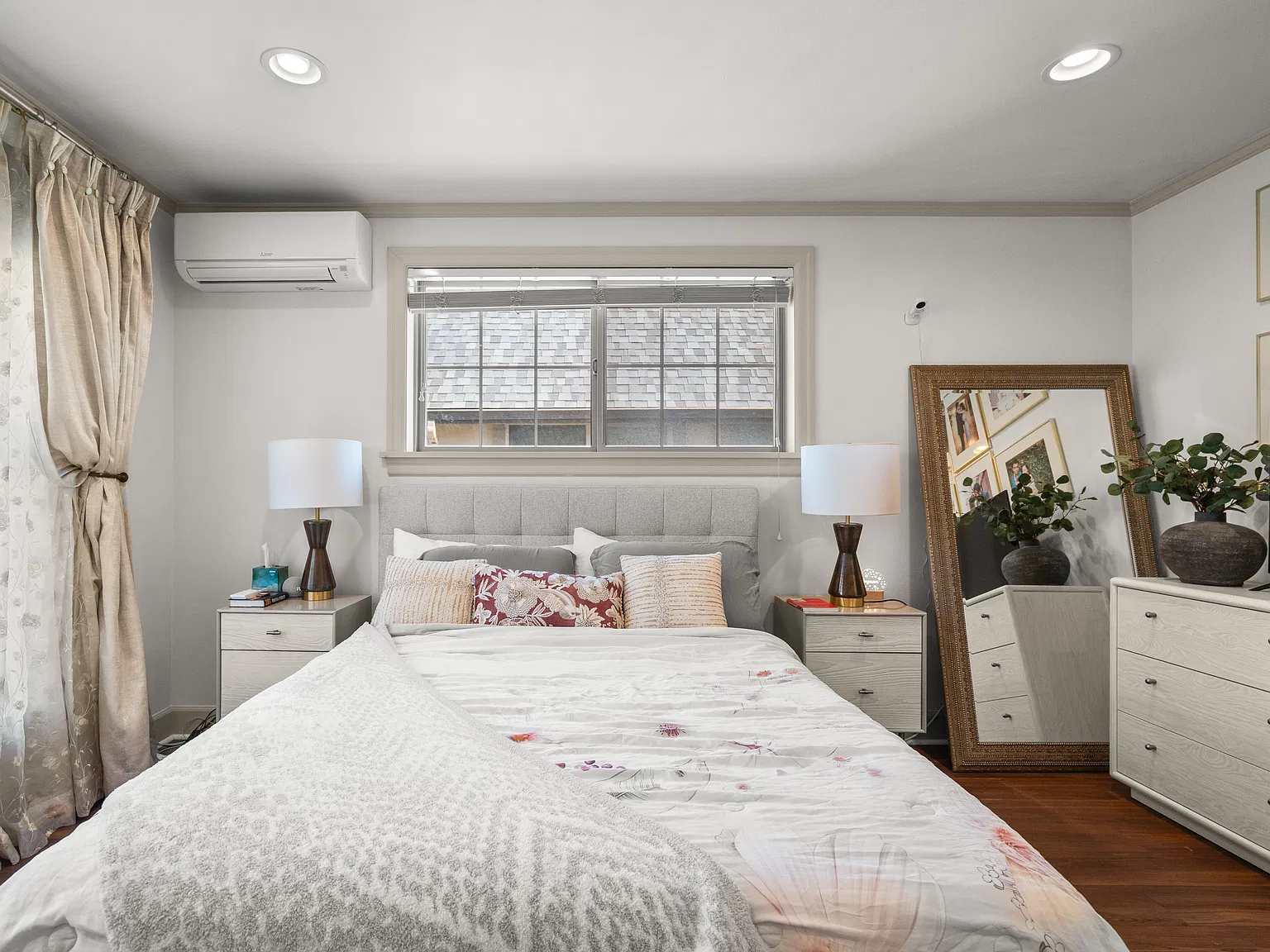 3 bed, 2.5 bath, 1910 sqft, $5,500 — Photo 3