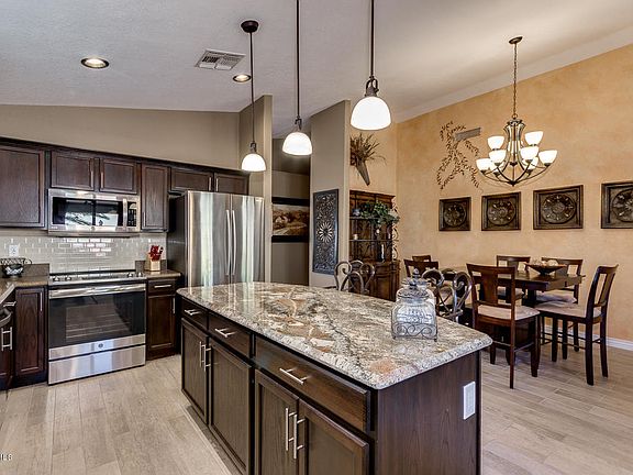 3rd image of 30489 N Royal Oak Way