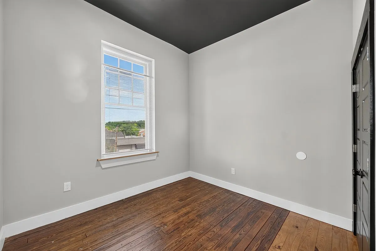 2 bed, $1,200 — Photo 4