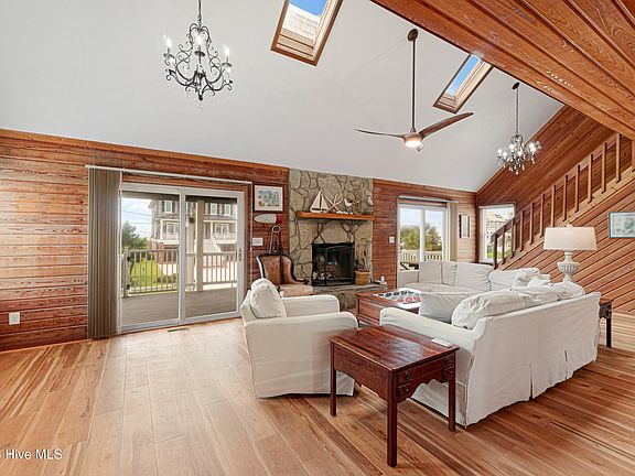5th image of 413 Club Colony Drive