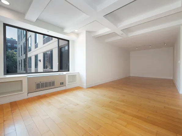 64-05 Yellowstone Boulevard image 2 of 14