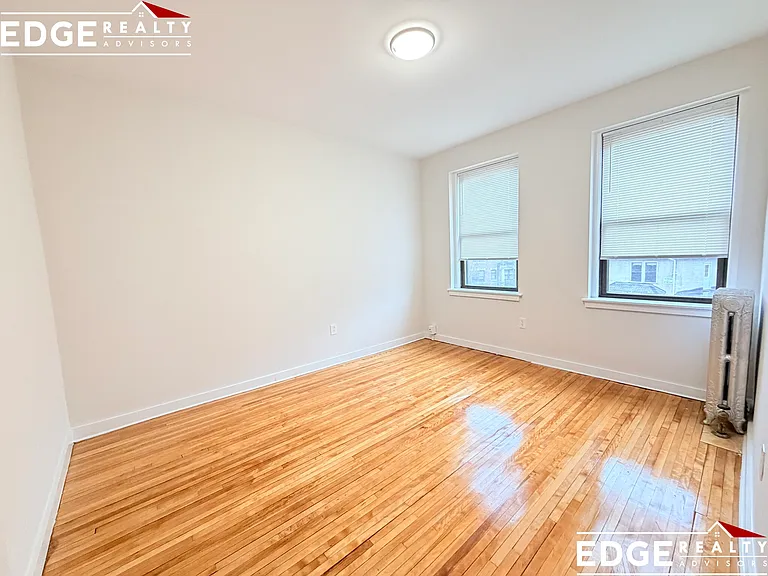 Strathmore Road Apartments — Photo 8