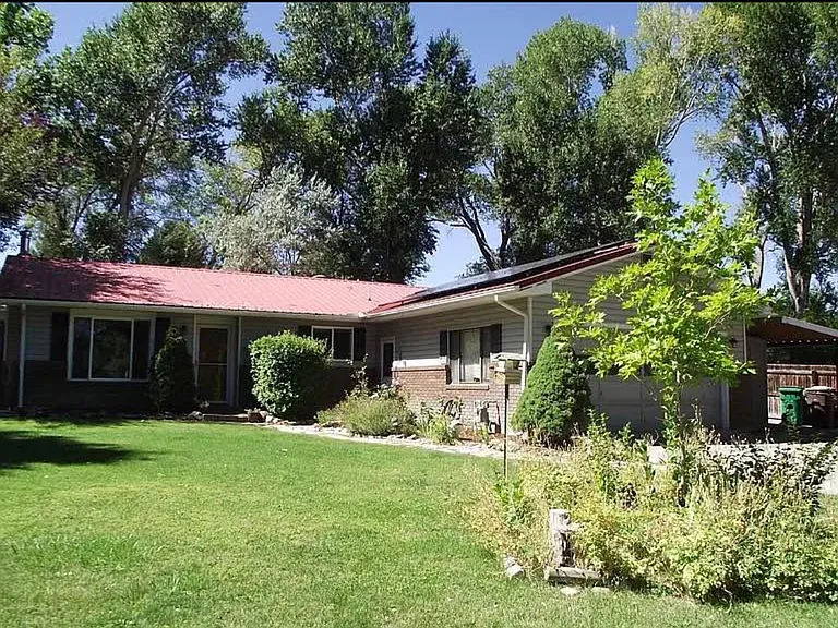 66156 Cottonwood Dr — Photo 1