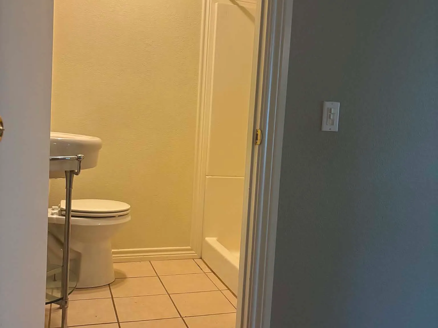 3 bed, 1400 sqft, $1,650 — Photo 3