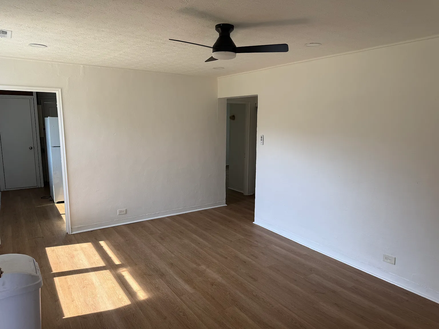 2 bed, 960 sqft, $1,600 — Photo 2