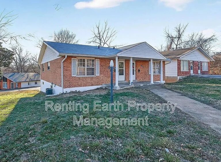 8908 Scottdale Ave — Photo 2