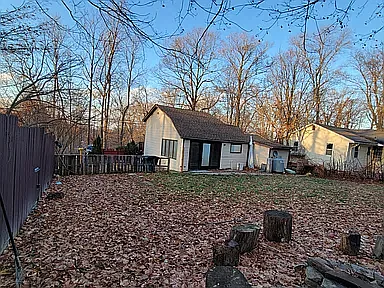 13 Laurel Trl — Photo 2