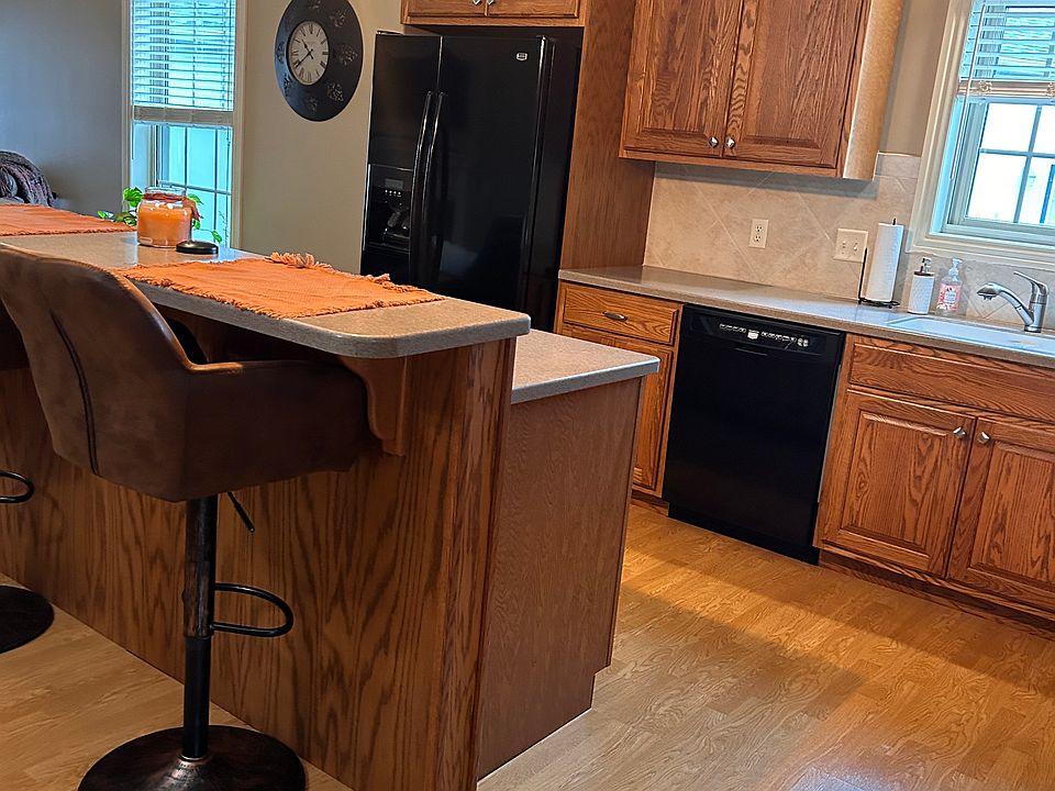 2nd image of 648B Georgetown Ct
