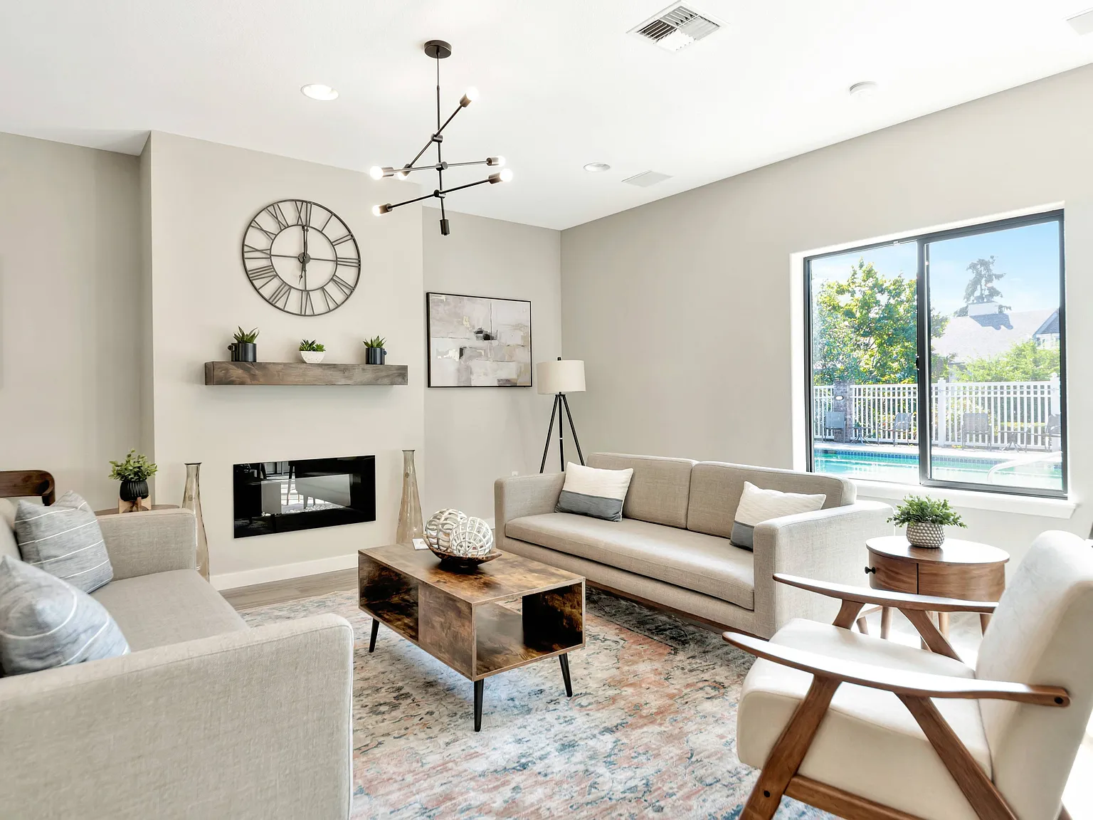Ashley Terrace — Photo 3