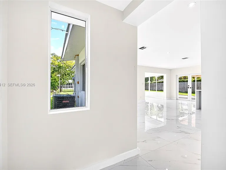 5715 Jackson St — Photo 9