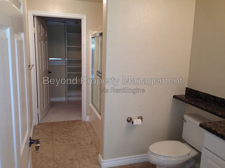 9263 Regents Rd #B209 — Photo 14