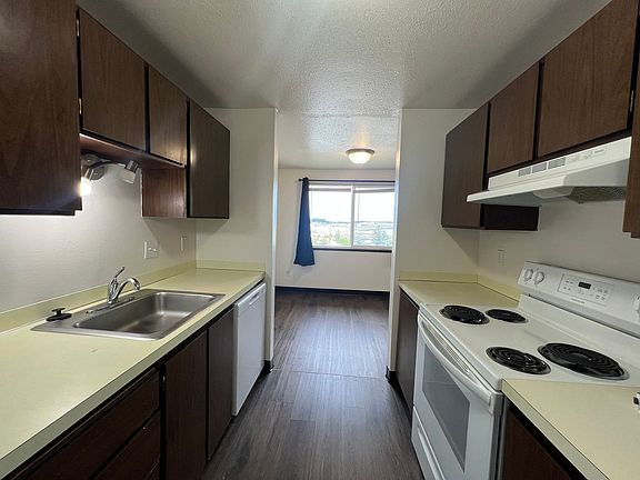 4th image of 2181-2191 Hamilton Ave #9