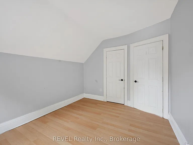 228 Dufferin St #2 — Photo 8