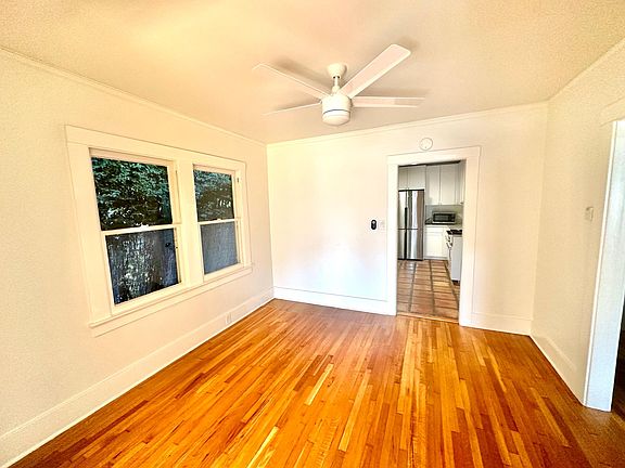 5th image of 428 W Islay St