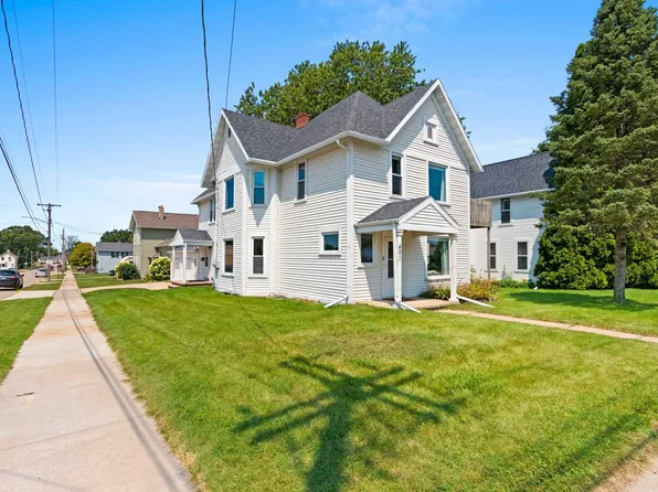 401 Desnoyer St, Kaukauna, WI 54130