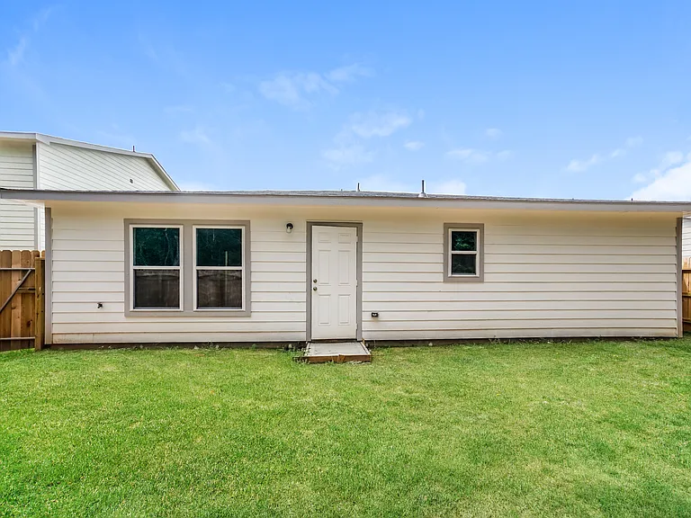 15815 Del Norte Dr — Photo 15