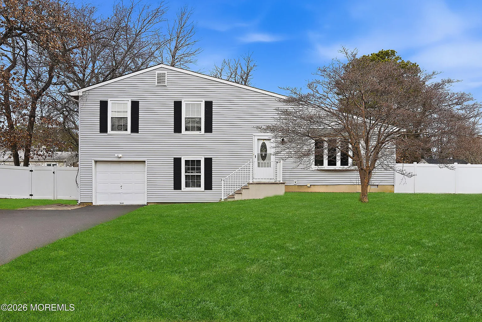 725 Birmingham Avenue photo 1