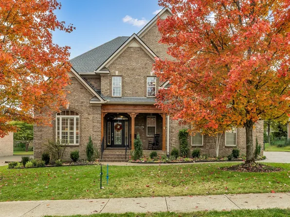 1015 Smokerise Ln, Hendersonville, TN 37075