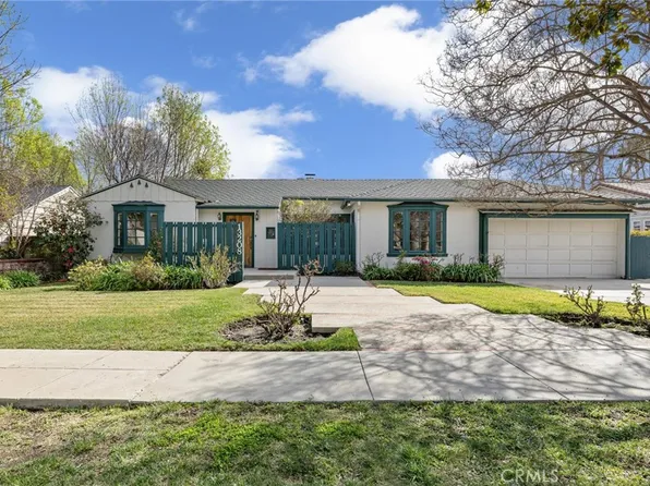 13208 Bloomfield St, Sherman Oaks, CA 91423