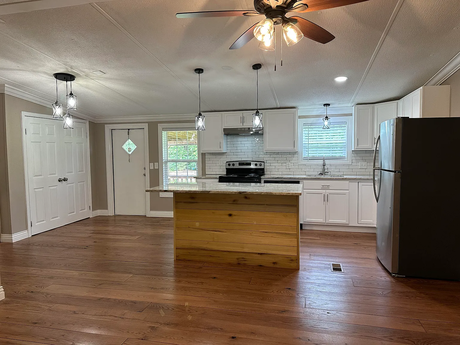 3 bed, 1344 sqft, $1,675 — Photo 3