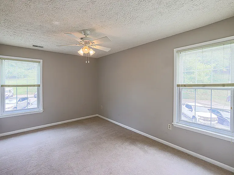 7 Pipe Hill Ct #B — Photo 19