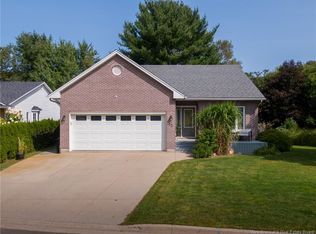 43 Ridgewell Pl, Fredericton, NB E3B6J9