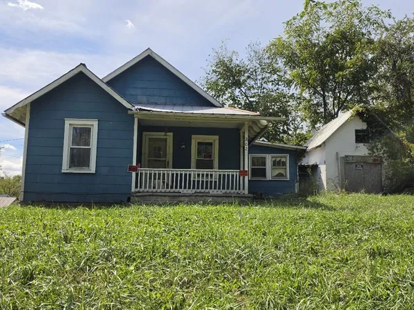 202 Trimble Dr, Marion, VA 24354