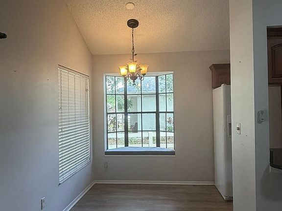 2nd image of 3781 Lake Shore Dr
