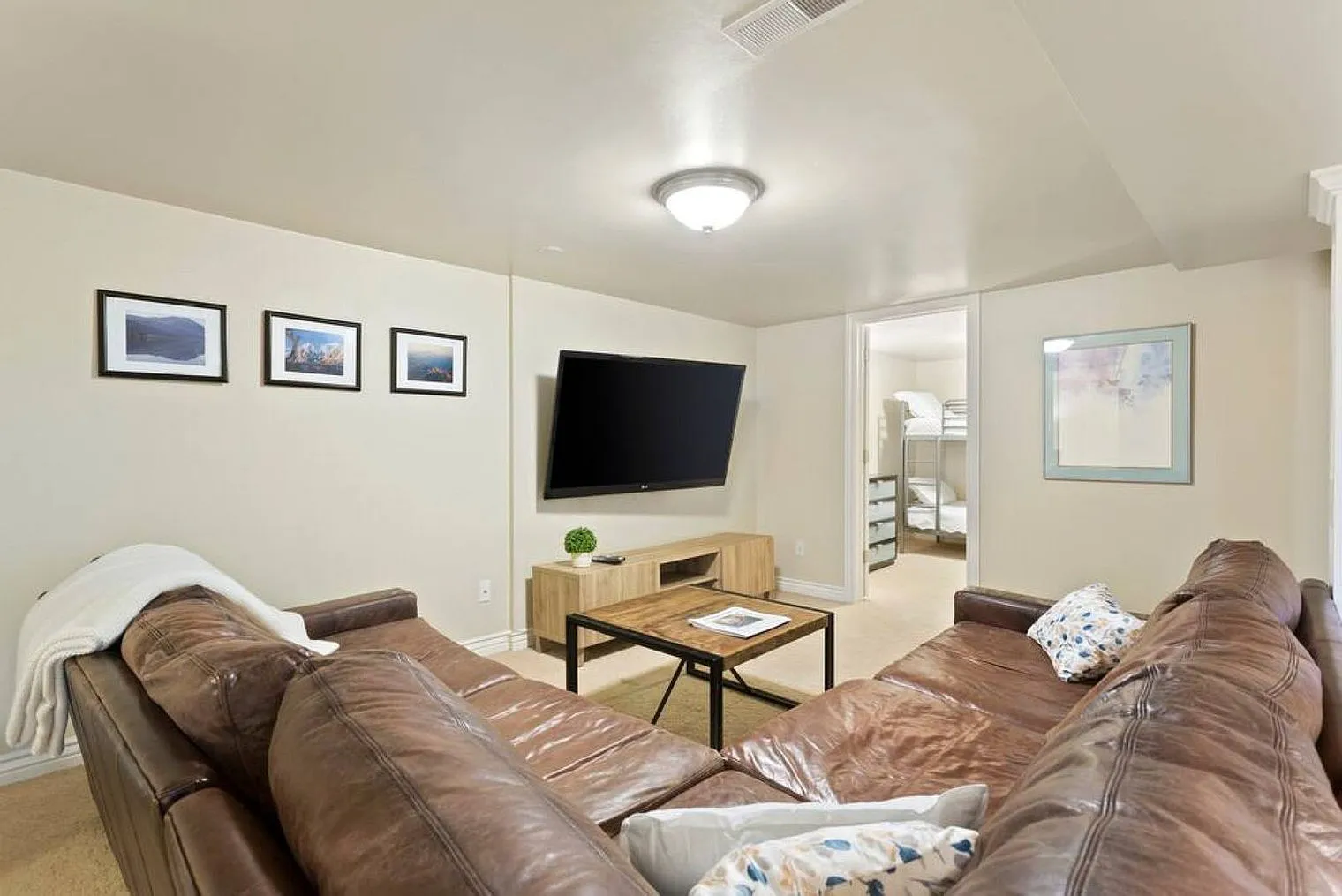 5 bed, 3.0 bath, $4,843 — Photo 4