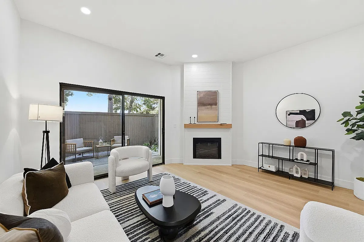 2 bed, 2.5 bath, 1378 sqft, $3,900 — Photo 3