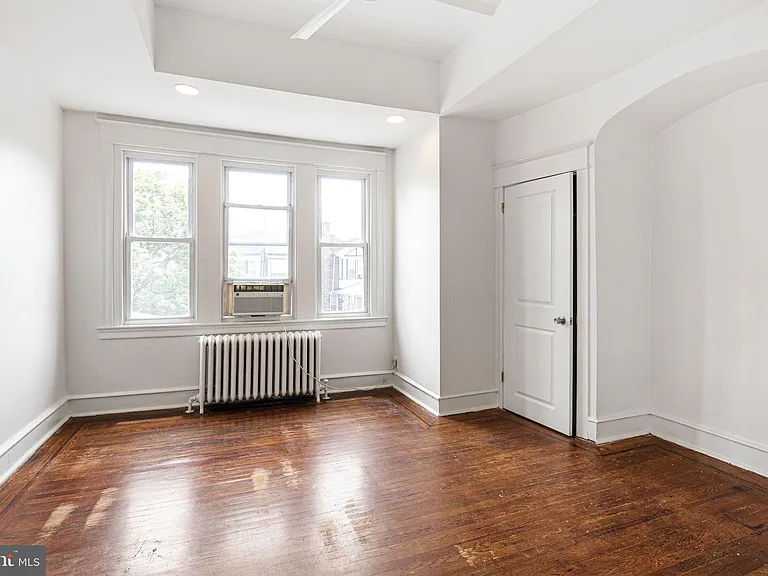 5361 Morse St — Photo 30