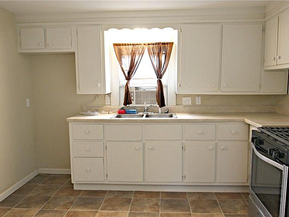 5th image of 411 Abernathy St