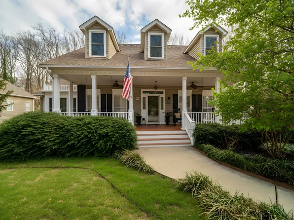 10 Lotus Ct, Greenville, SC 29609