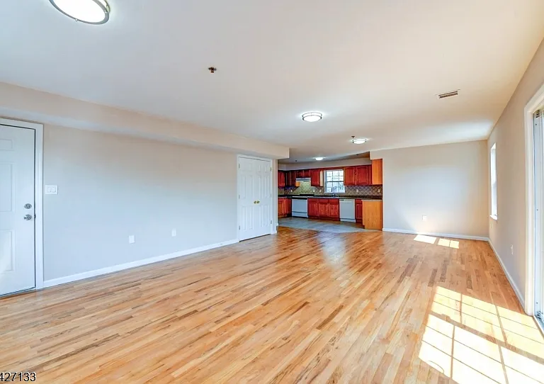15-21 Oraton St #2 — Photo 5