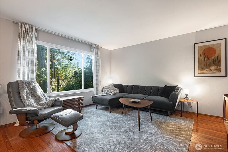 5th image of 24830 12th Avenue S