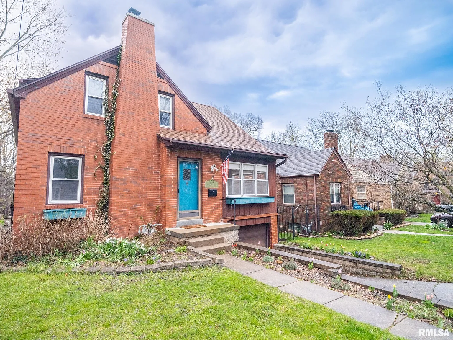319 W Corrington Ave photo 1